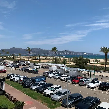 Awaydays - Bi - 21 Διαμέρισμα